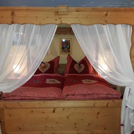 Umundum Huette Farm stay *